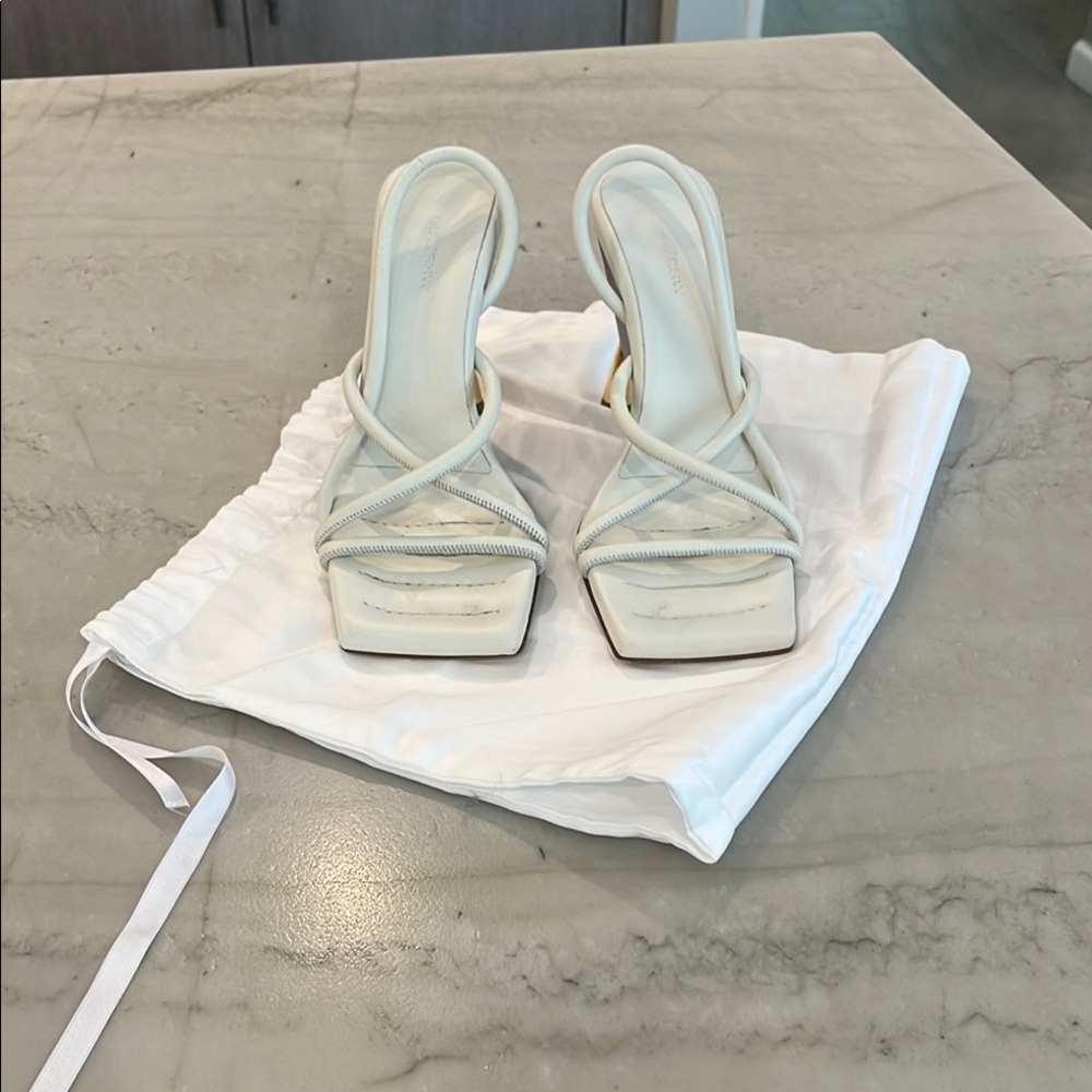 Vero Cuoio White Heels with Transparent Straps